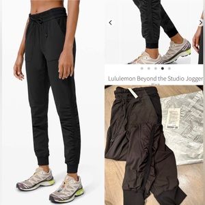 💚Lululemon Beyond The Studio Joggers💚Size 8